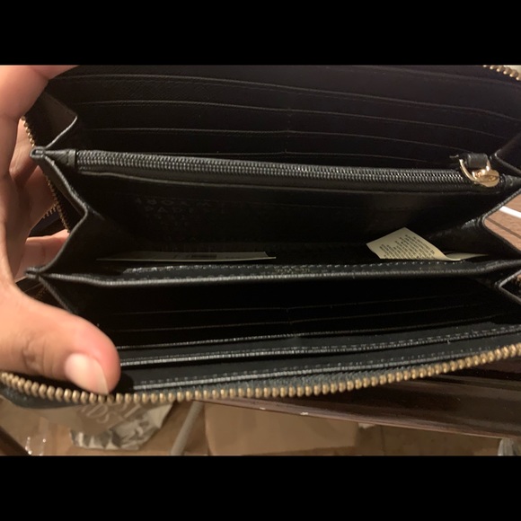 Kate Spade wallet in black - Picture 4 of 5